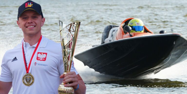 Triumf Marcina Kociuckiego w Rogoźnie. Śremianin obronił tytuł i zdominował sezon GT30