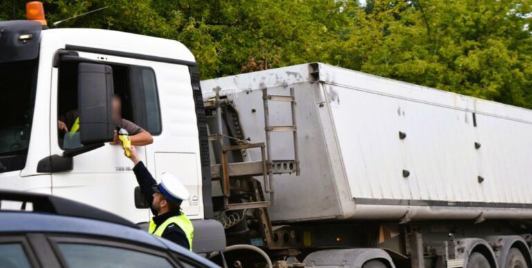 „Trzeźwy poranek” w powiecie śremskim. Trzech kierowców wpadło jeden po drugim