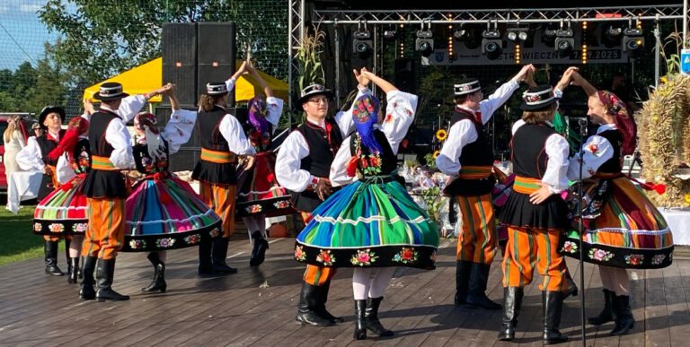 Ostrowieczno: dożynki gminy Dolsk. Podziękowanie za plony