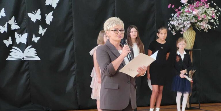 Rozpoczęcie roku w SP 6 w Śremie