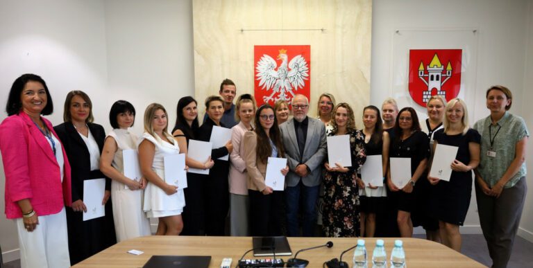 Awanse w środowisku nauczycielskim: 18 pedagogów ze Śremu na wyższym szczeblu kariery