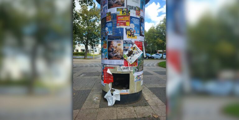 Śrem: wandale zniszczyli słup ogłoszeniowy