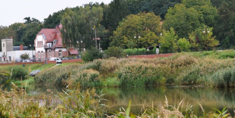 Fałszywy alarm nad Wartą. Służby w gotowości, 20-latce grozi kara