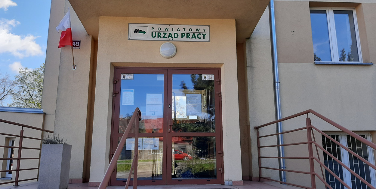 urzad pracy srem